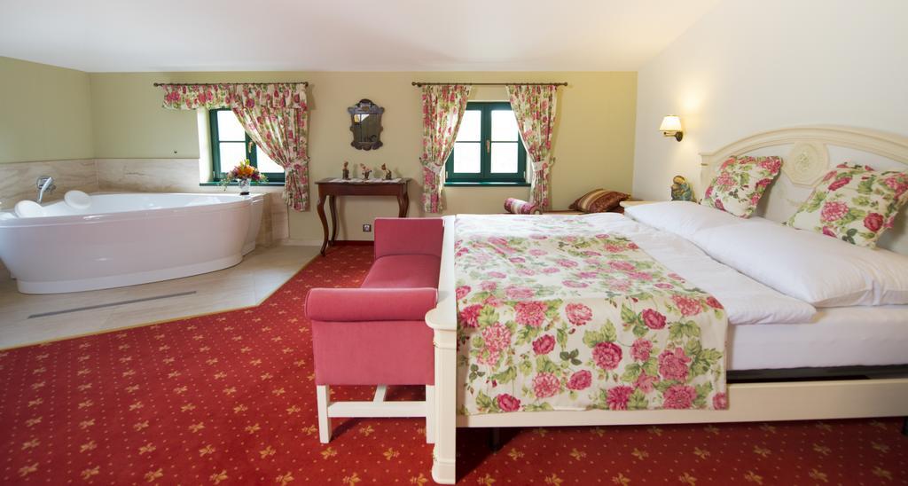 Boutique Hotel Pri Mlyne Lozornó Kültér fotó